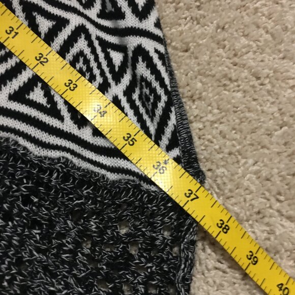 Billabong Boho Tasseled Beach Shawl Cardigan With Sleeves - Picture 15 of 16